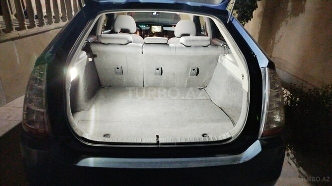Toyota Prius-8