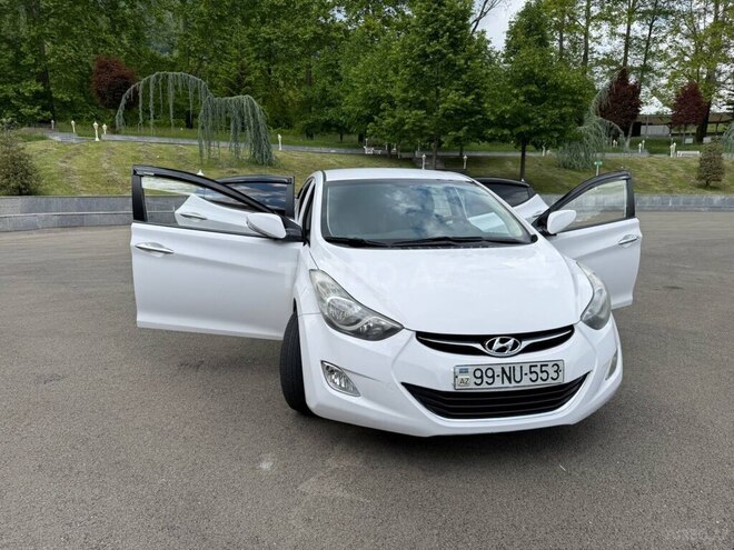 Hyundai Elantra-1