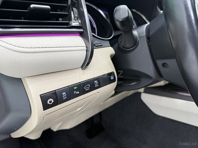 Toyota Camry-16