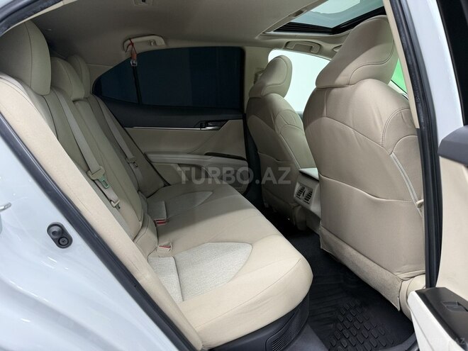Toyota Camry-12