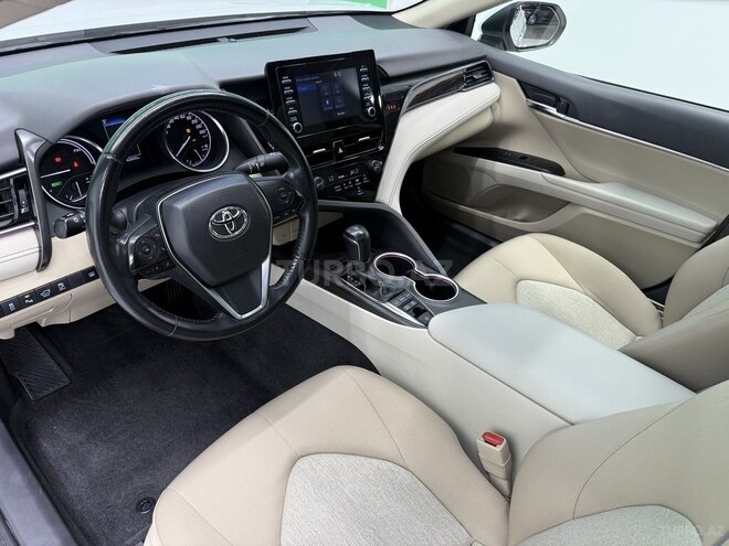 Toyota Camry-8