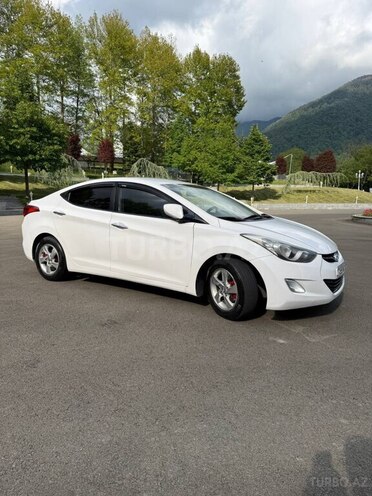 Hyundai Elantra-5