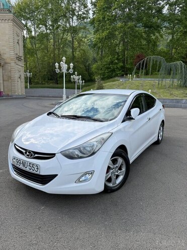 Hyundai Elantra-2