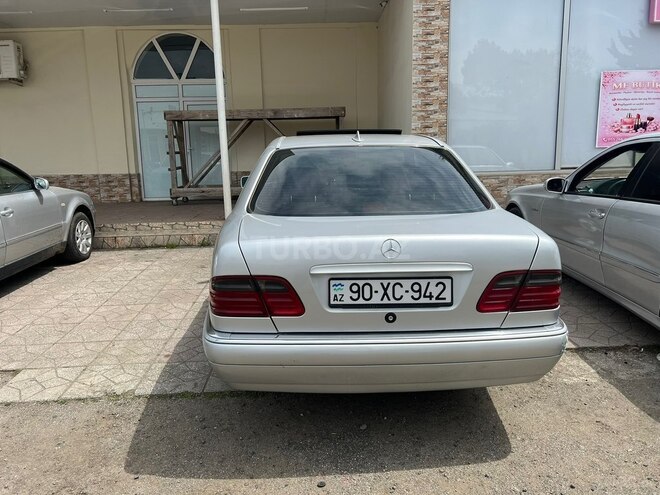 Mercedes E 230-2