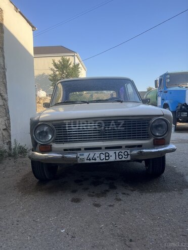 LADA (VAZ) 21011-1