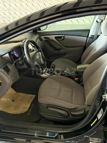 Hyundai Elantra-5