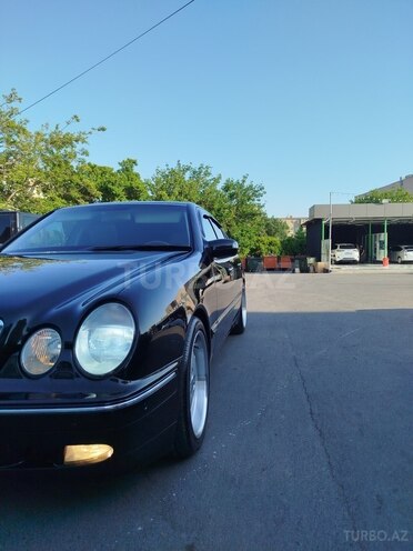 Mercedes E 200-3