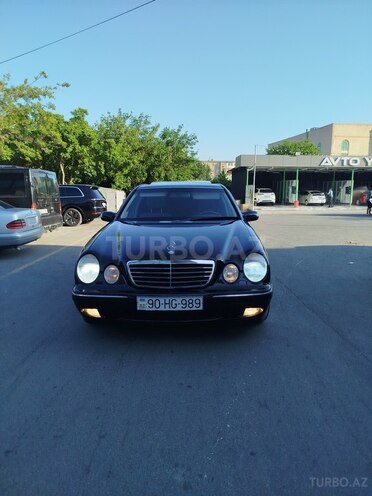 Mercedes E 200-1