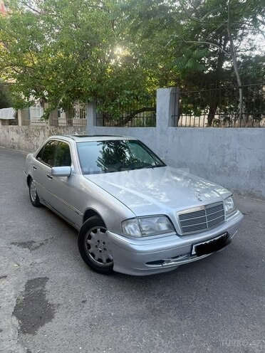 Mercedes C 230-1