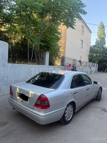 Mercedes C 230-6