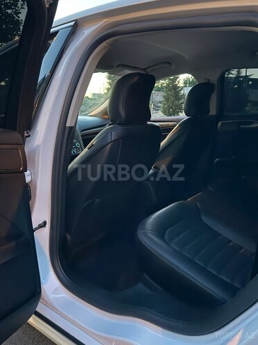 Ford Fusion (North America)-15
