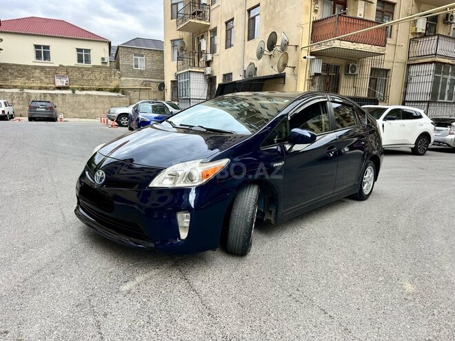 Toyota Prius-8