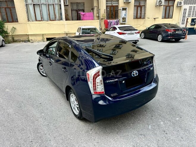 Toyota Prius-6