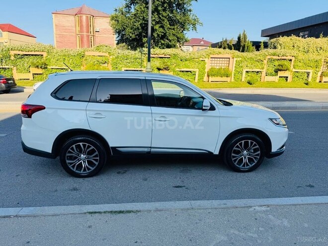 Mitsubishi Outlander-8