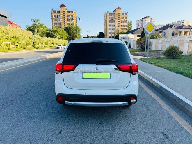 Mitsubishi Outlander-14