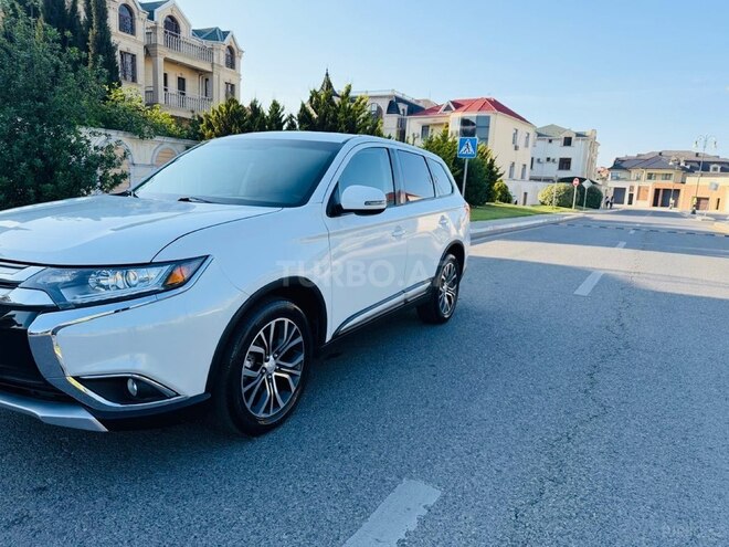 Mitsubishi Outlander-2