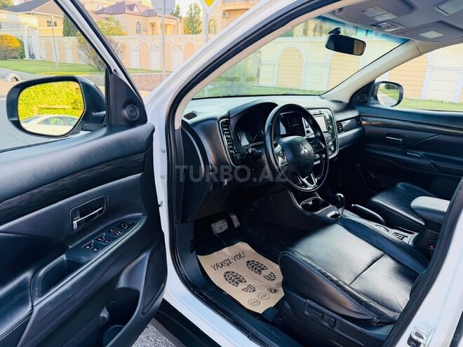 Mitsubishi Outlander-9