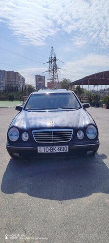 Mercedes E 320 4MATIC-18