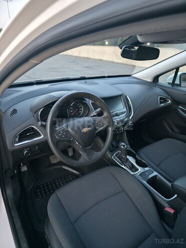 Chevrolet Cruze-10