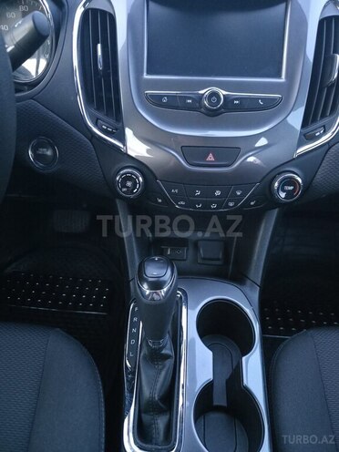 Chevrolet Cruze-16