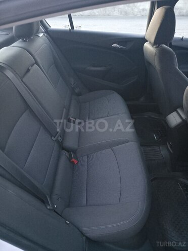 Chevrolet Cruze-17