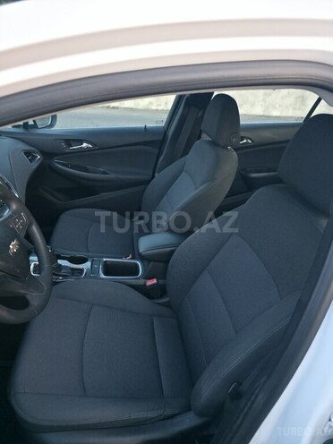 Chevrolet Cruze-11