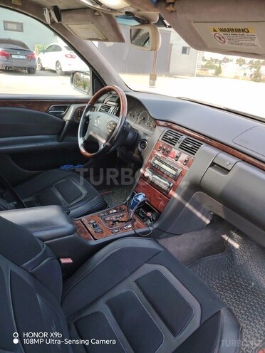 Mercedes E 320 4MATIC-7