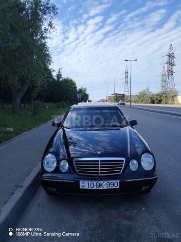 Mercedes E 320 4MATIC-1