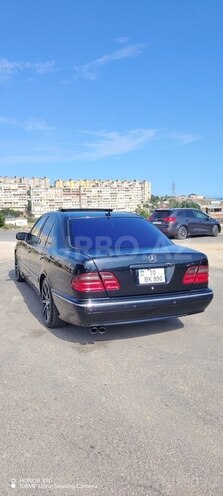 Mercedes E 320 4MATIC-13