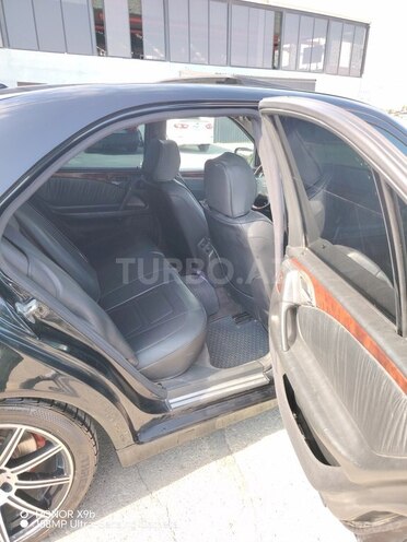 Mercedes E 320 4MATIC-8