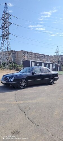 Mercedes E 320 4MATIC-16