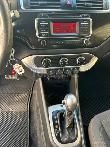 Kia Rio-7