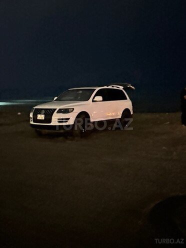 Volkswagen Touareg-1