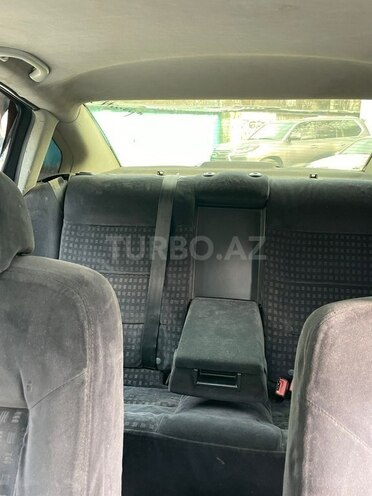 Volkswagen Passat-10