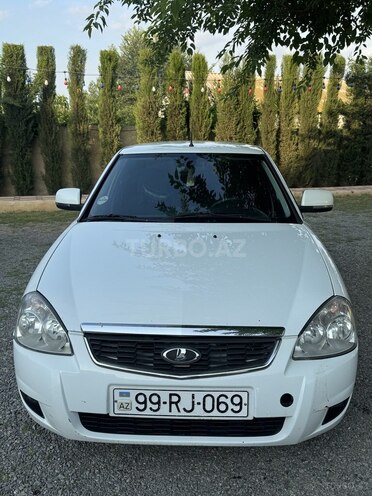 LADA (VAZ) Priora-1