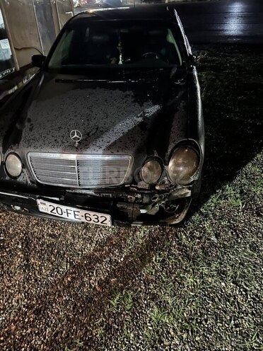 Mercedes E 220-2