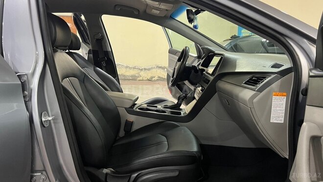Hyundai Sonata-17