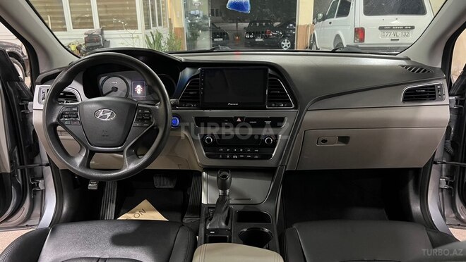 Hyundai Sonata-10