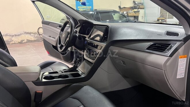 Hyundai Sonata-13