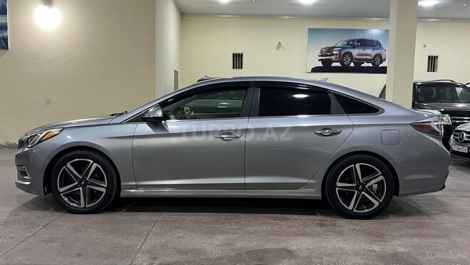 Hyundai Sonata-12