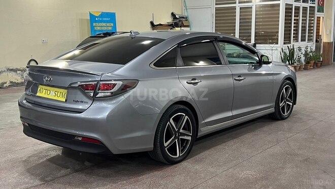 Hyundai Sonata-5