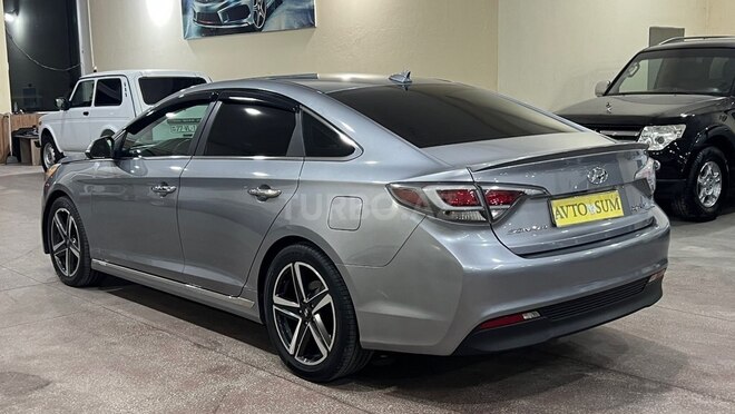 Hyundai Sonata-9