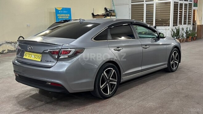 Hyundai Sonata-8