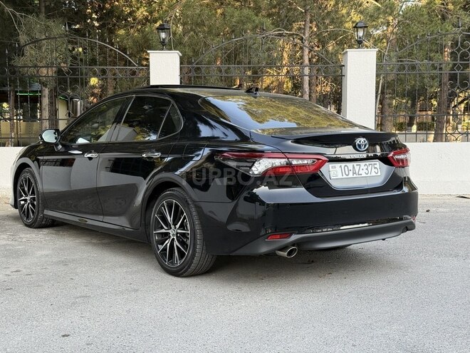 Toyota Camry-5