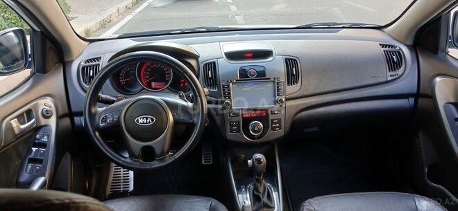 Kia Cerato-8