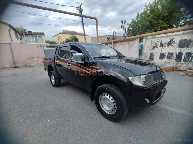 Mitsubishi L200-4