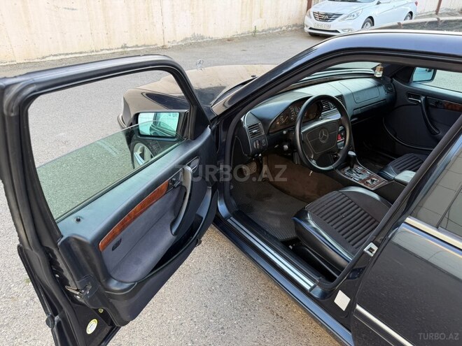 Mercedes C 240-11