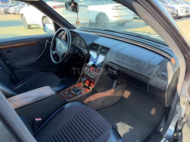 Mercedes C 240-12