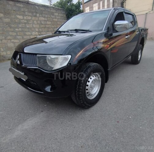 Mitsubishi L200-2