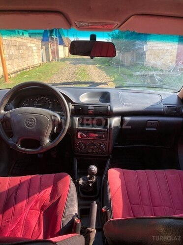 Opel Astra-2